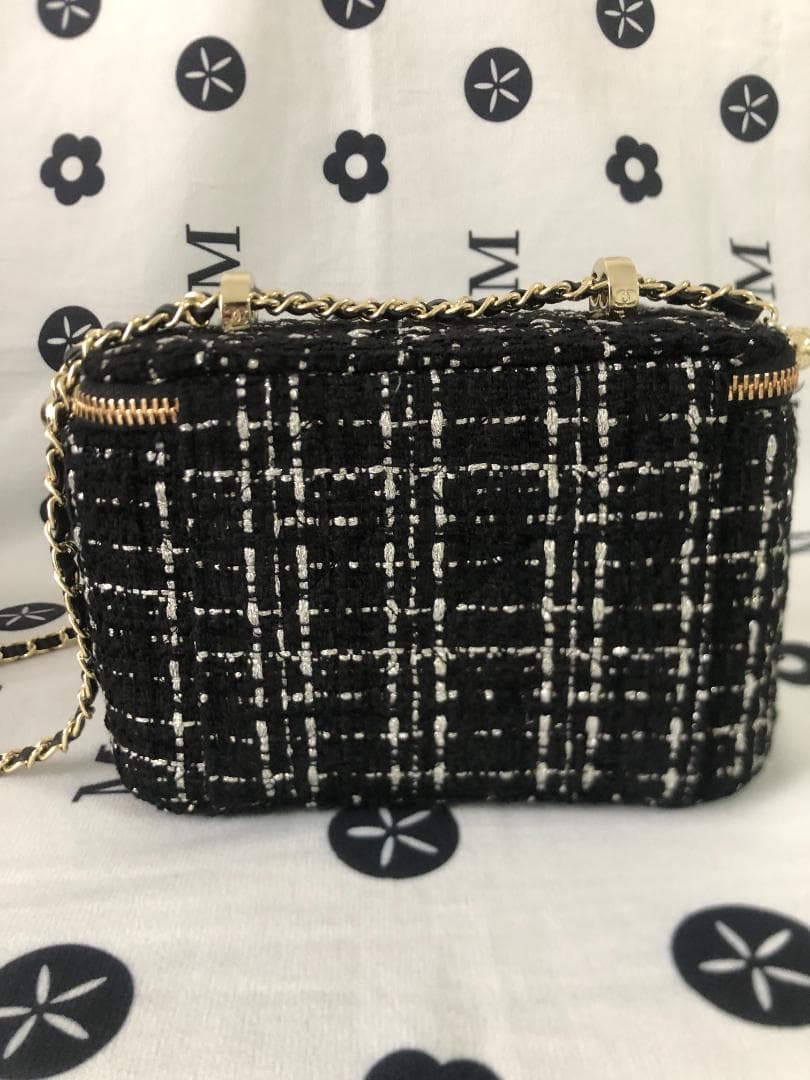 ショルダーバッグ　ブラック　　バッグ　ツイード