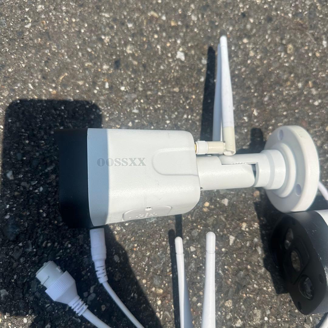 防犯カメラ　OOSSXX 10インチモニター付　4台