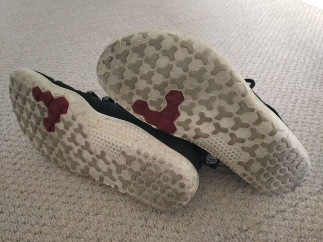 Vivobarefoot マグナ FG ウィメンズ 38