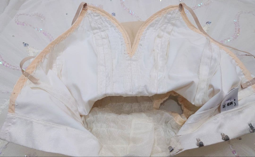 【ニキヤ、オデット】 チャコット・バレエ衣裳 袖飾り付き・美品 Ｍサイズ