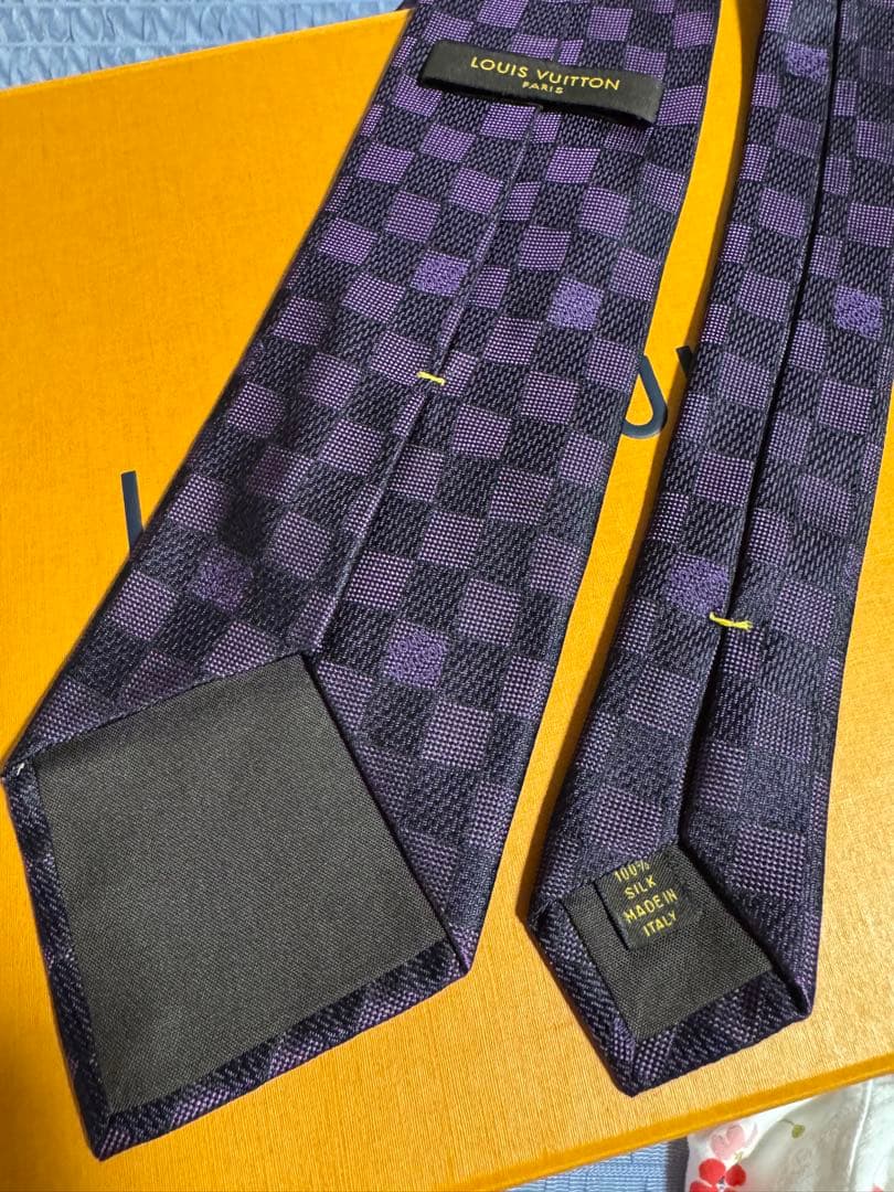値下げ！LOUIS VUITTON ダミエ柄　パープル　シルク ネクタイ