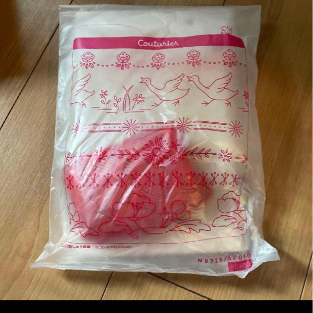 トランシルヴァニアからの贈り物　シク村のアウトライン刺繍のタペストリーの会