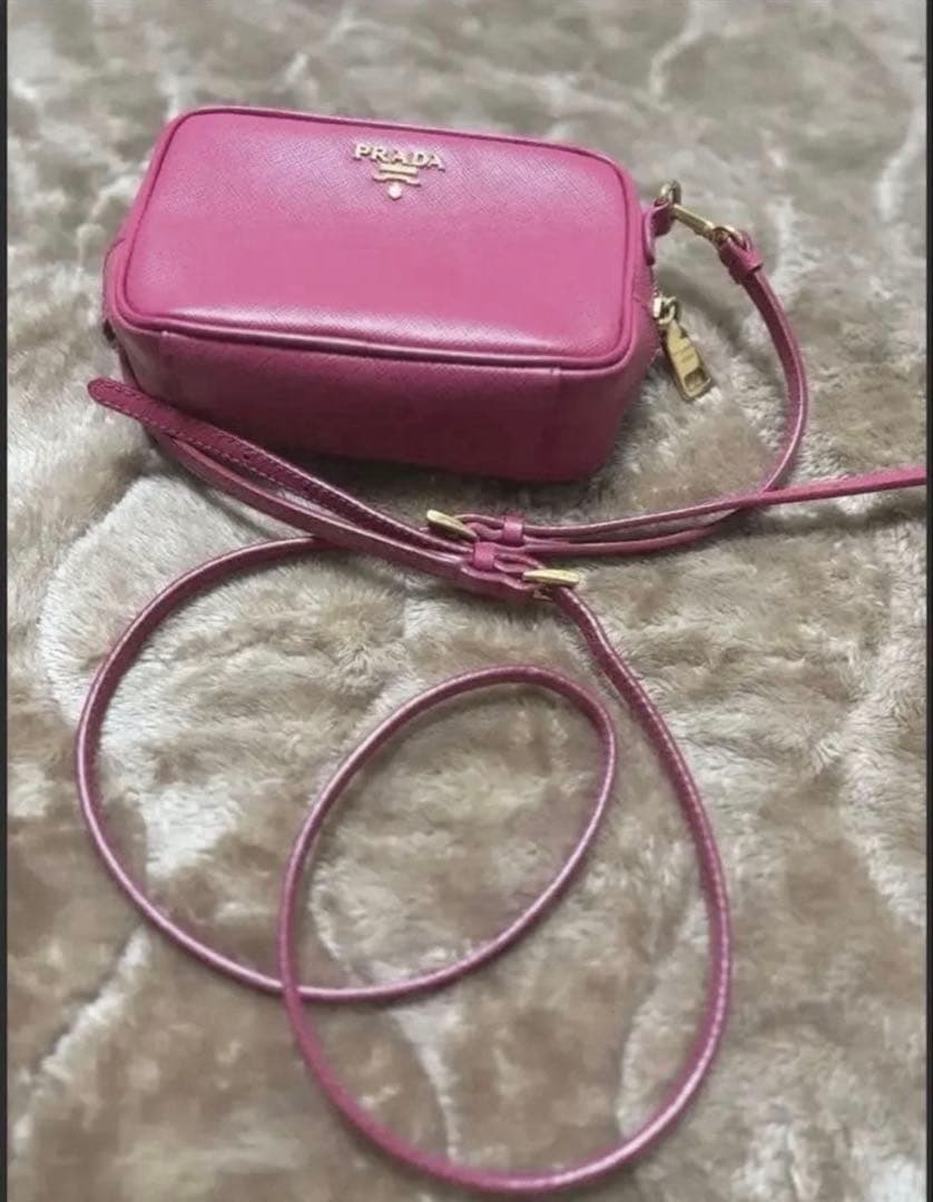 あーちゃん♡専用です。 PRADA ピンク ショルダーバッグ 美品