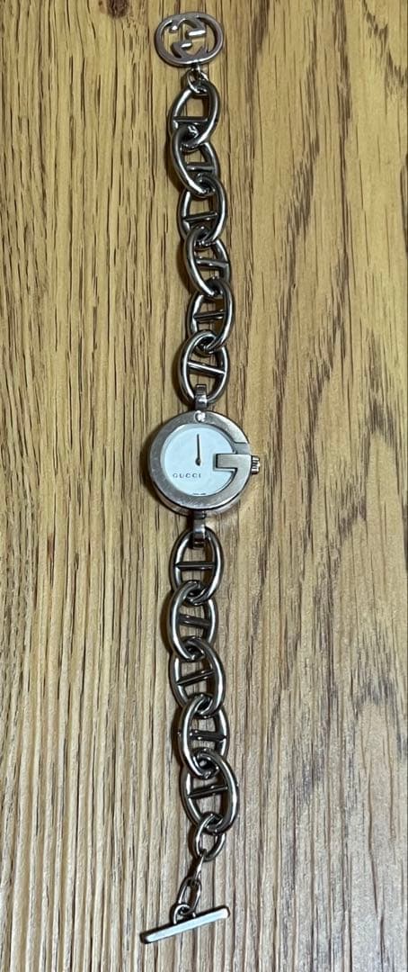 GUCCI 107 ブレスウォッチ　シルバー文字盤　腕時計　アクセ　不動