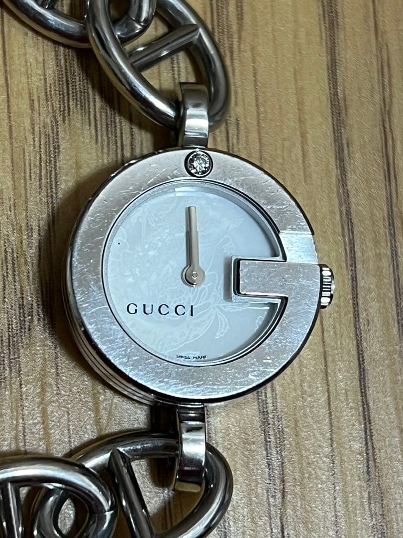 GUCCI 107 ブレスウォッチ　シルバー文字盤　腕時計　アクセ　不動