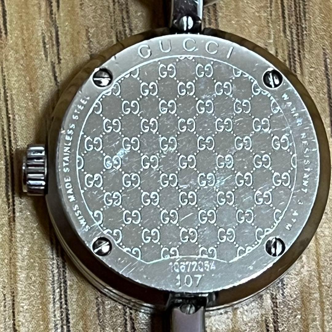 GUCCI 107 ブレスウォッチ　シルバー文字盤　腕時計　アクセ　不動