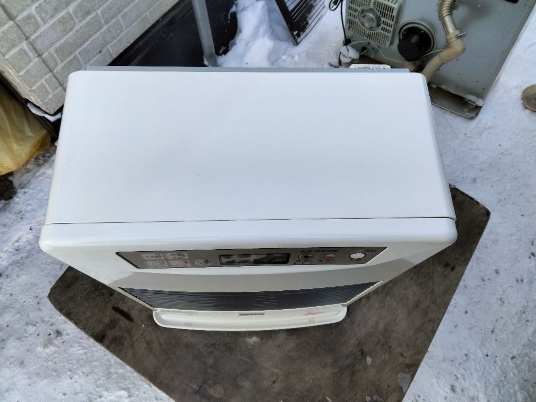 札幌発サンポットFF温風石油ストーブ！品番「FF‐4210TL」2018年式中古