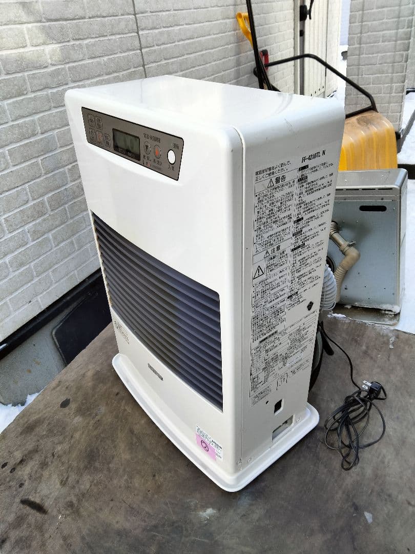 札幌発サンポットFF温風石油ストーブ！品番「FF‐4210TL」2018年式中古