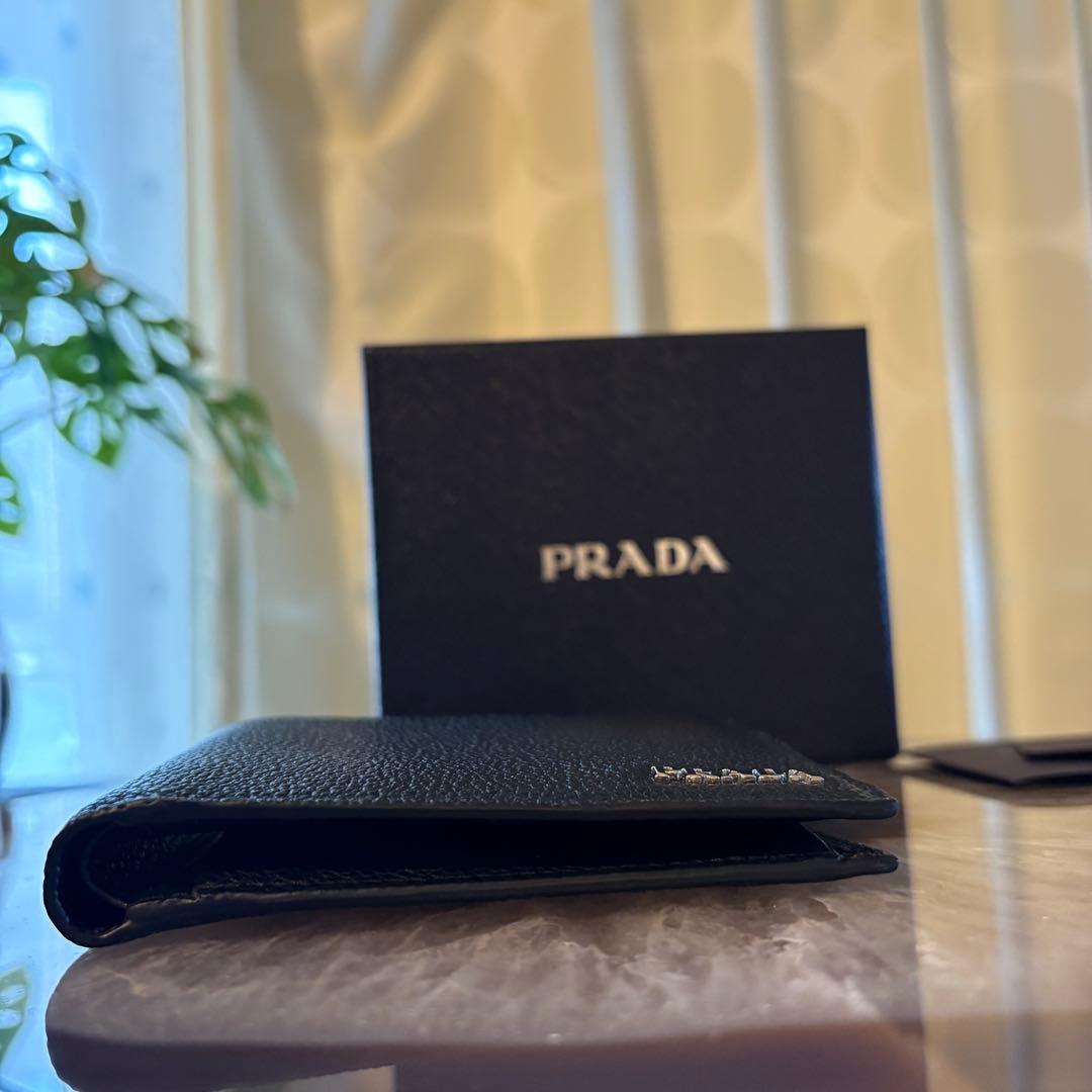 【新品】PRADA パース付きサフィアーノレザーウォレット　ブラック
