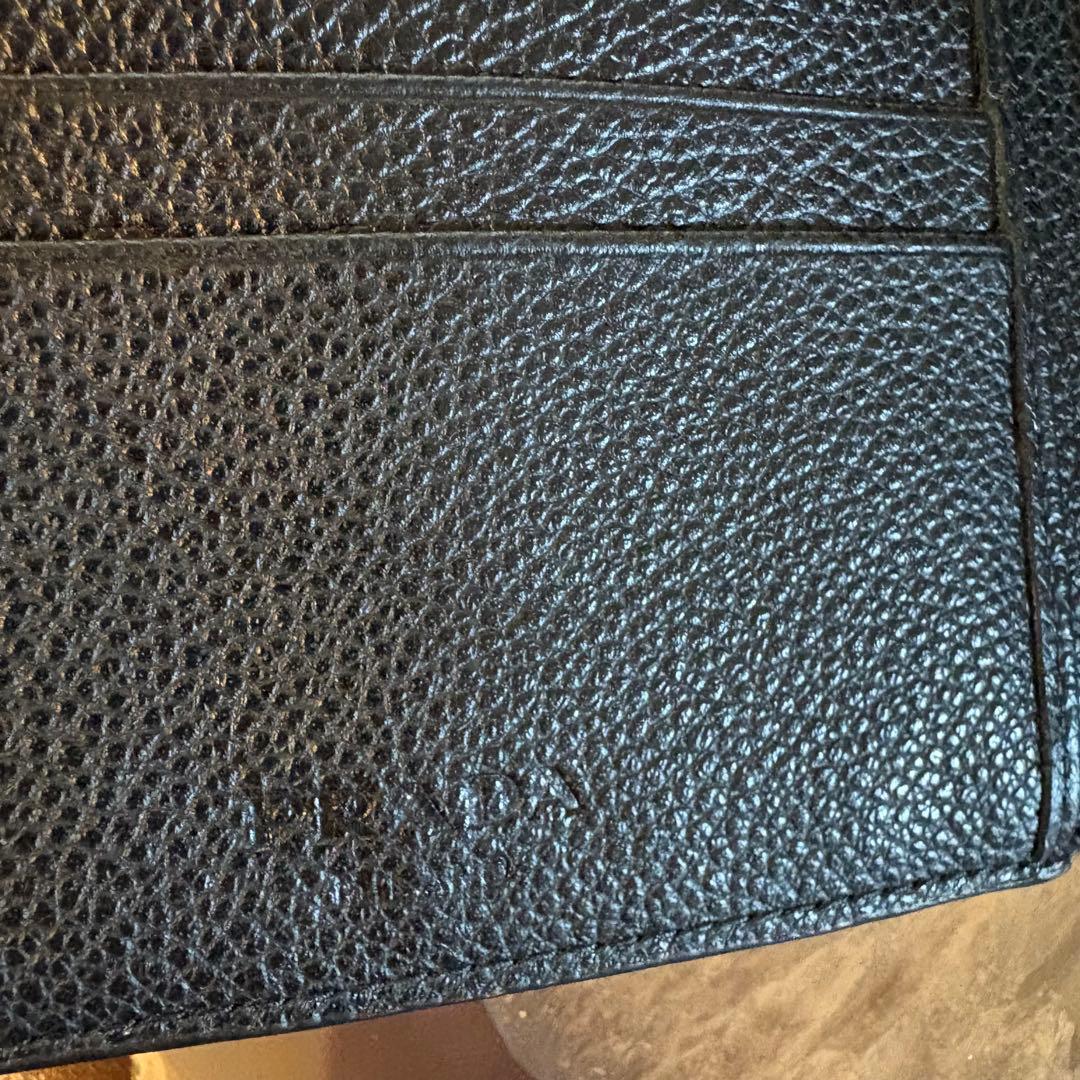 【新品】PRADA パース付きサフィアーノレザーウォレット　ブラック
