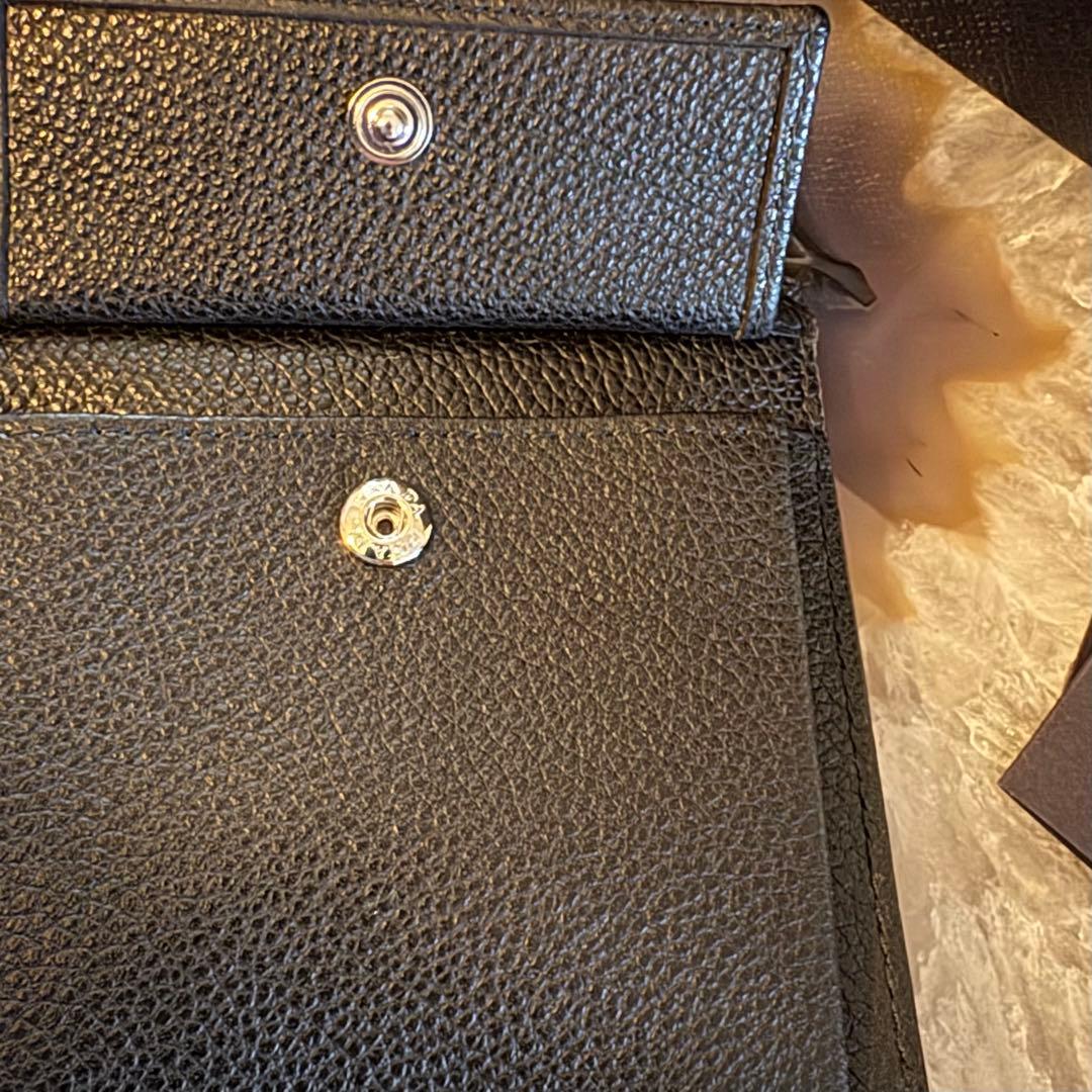 【新品】PRADA パース付きサフィアーノレザーウォレット　ブラック