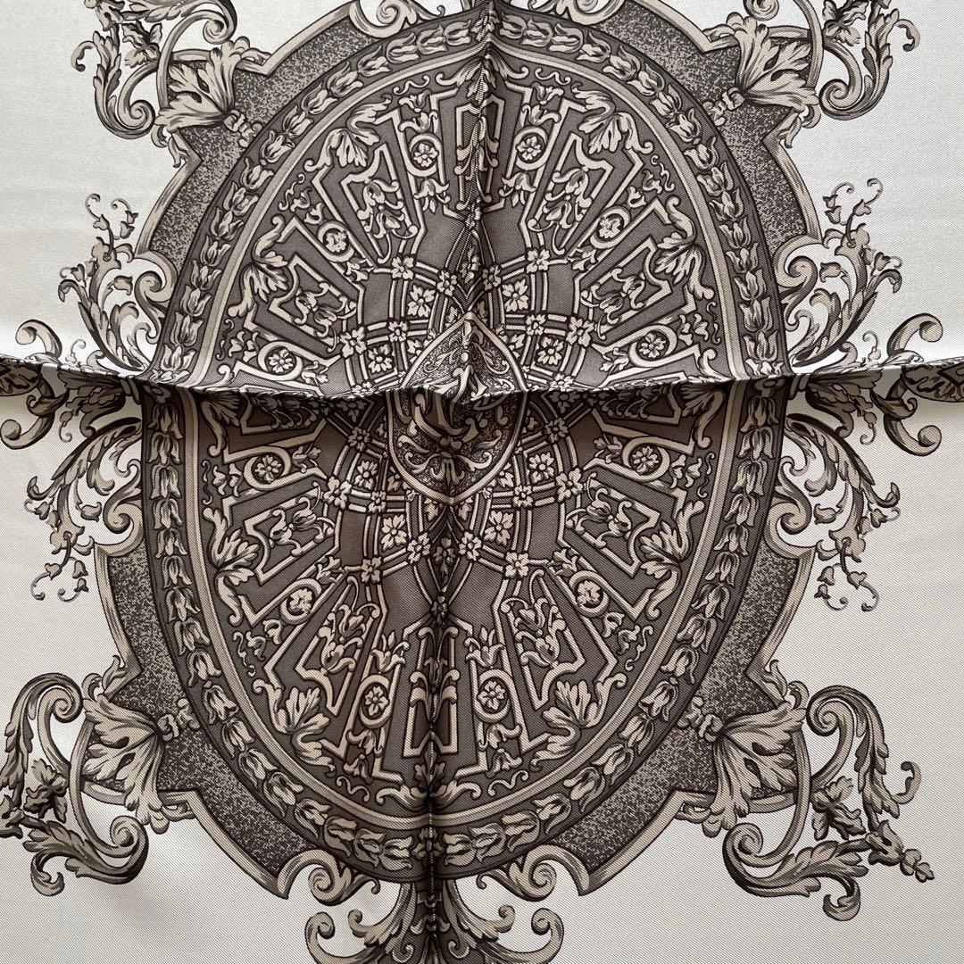 Christian Dior 装飾的 シルクスカーフ ネイビー108㎝