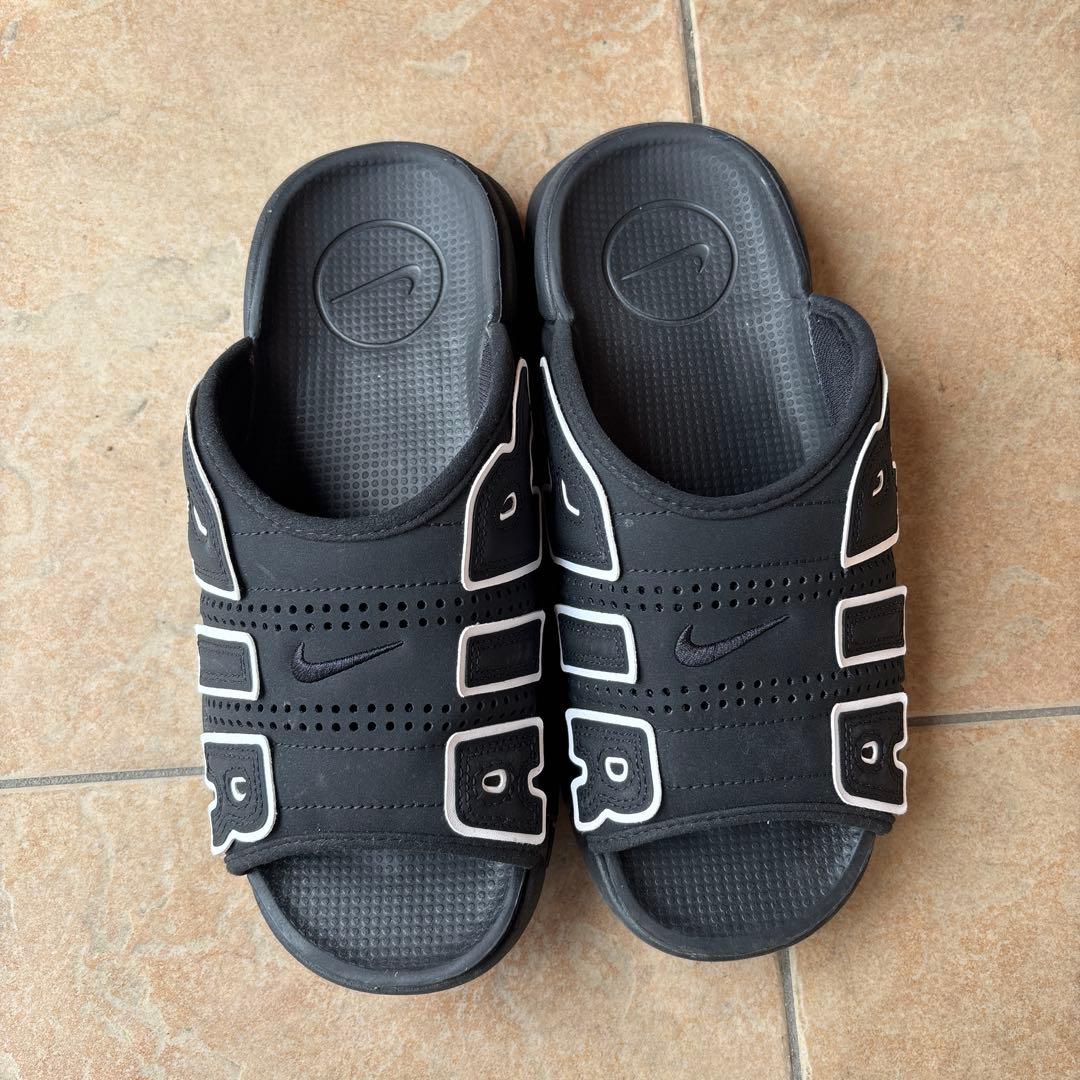 Nike モアテン　ブラック スライドサンダル
