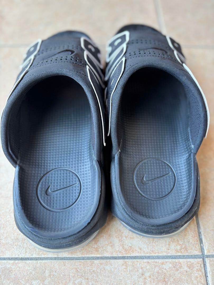 Nike モアテン　ブラック スライドサンダル