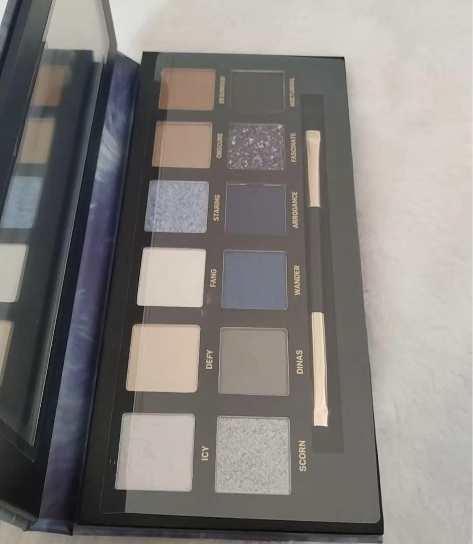 パーフェクトダイアリー　冰狼（アイスウルフ）　アイシャドウ