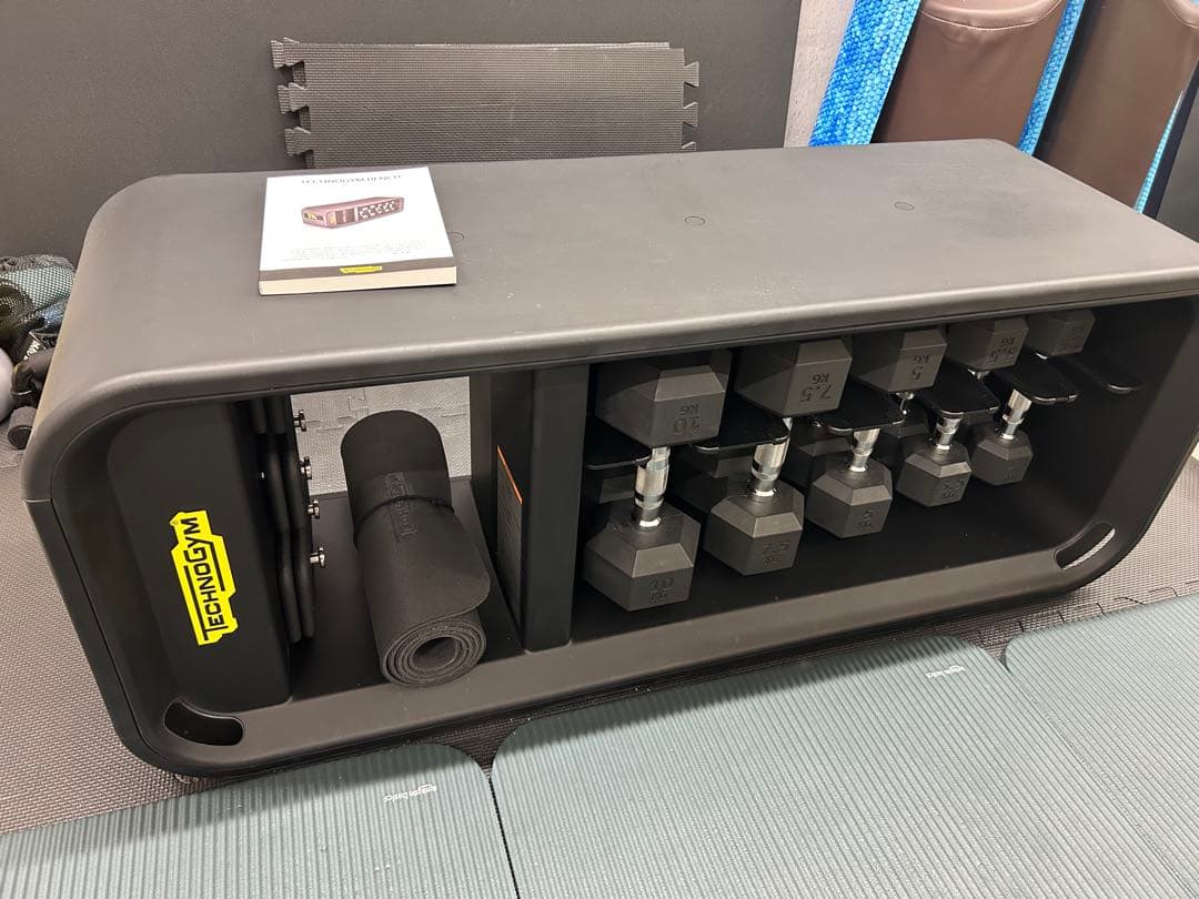 s*k様 Technogym Bench テクノジムベンチ　多機能トレーニングベ