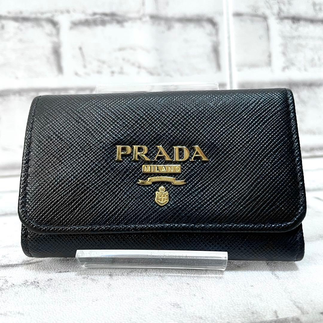美品✨プラダ　4連キーケース　バイカラー　RFIDタグ　現行　黒