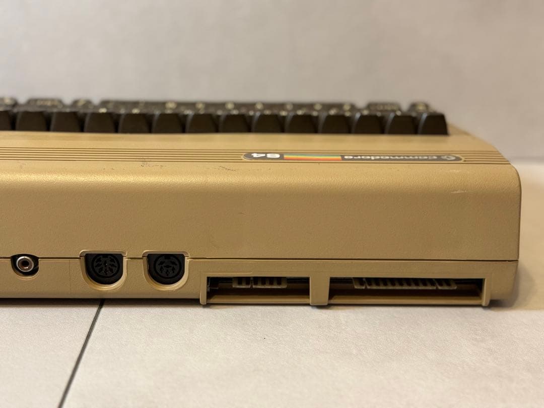 commodore C-64 コモドール64 本体