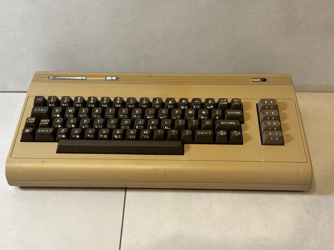 commodore C-64 コモドール64 本体