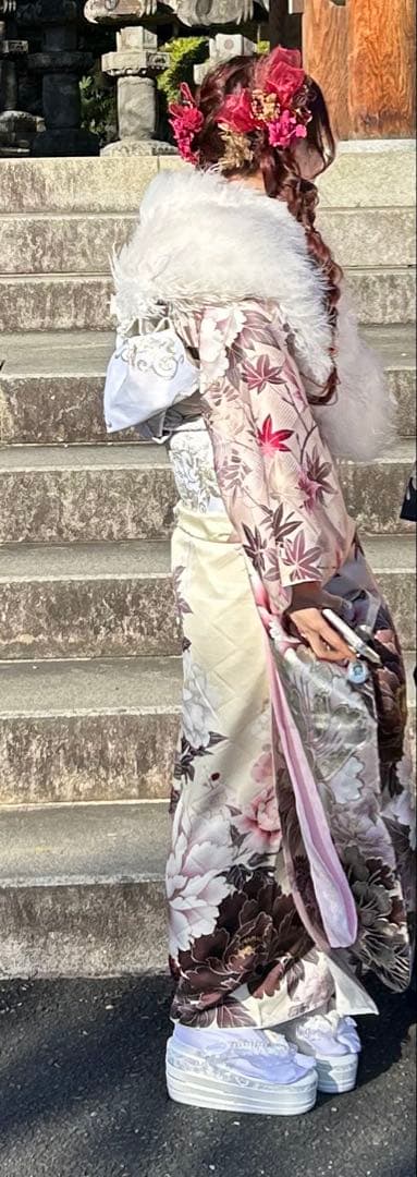 フルセット振袖 上品なくすみピンク白紫花柄 草履バック　髪飾り　正絹　牡丹