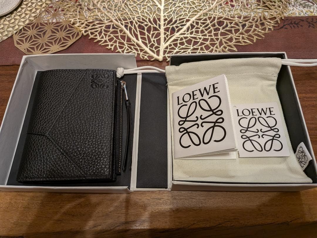 【未使用品】LOEWE 二つ折り財布 ブラック