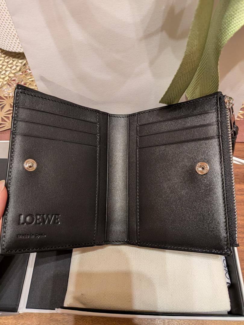 【未使用品】LOEWE 二つ折り財布 ブラック