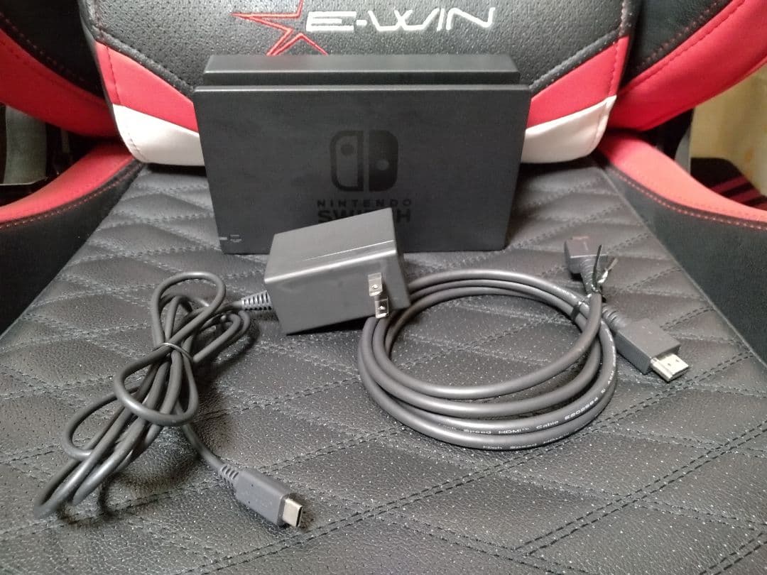 【美品】【Nintendo 任天堂 Switch 本体】オマケ付き❢