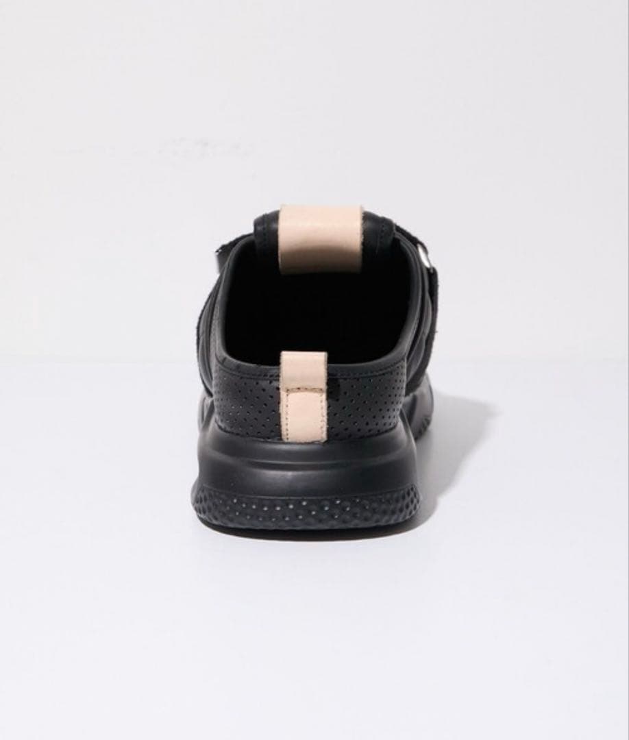 united Tokyo レザー　recovery サンダル