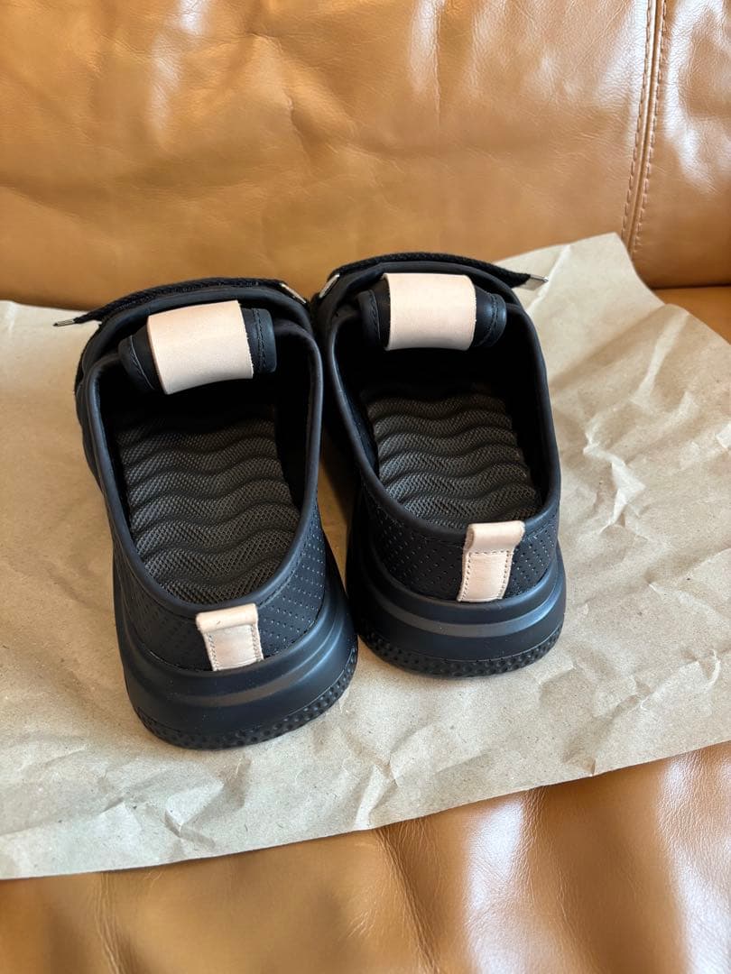 united Tokyo レザー　recovery サンダル