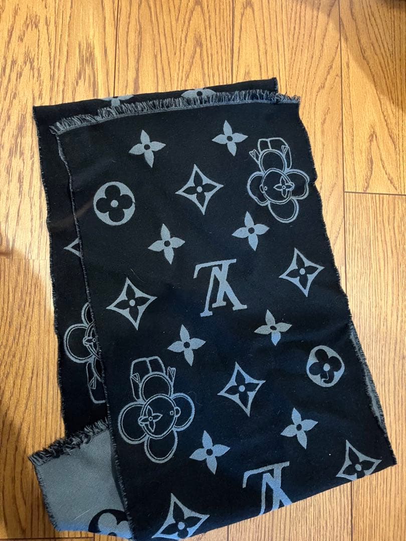 マフラー・モノグラム ヴィヴィエンヌ