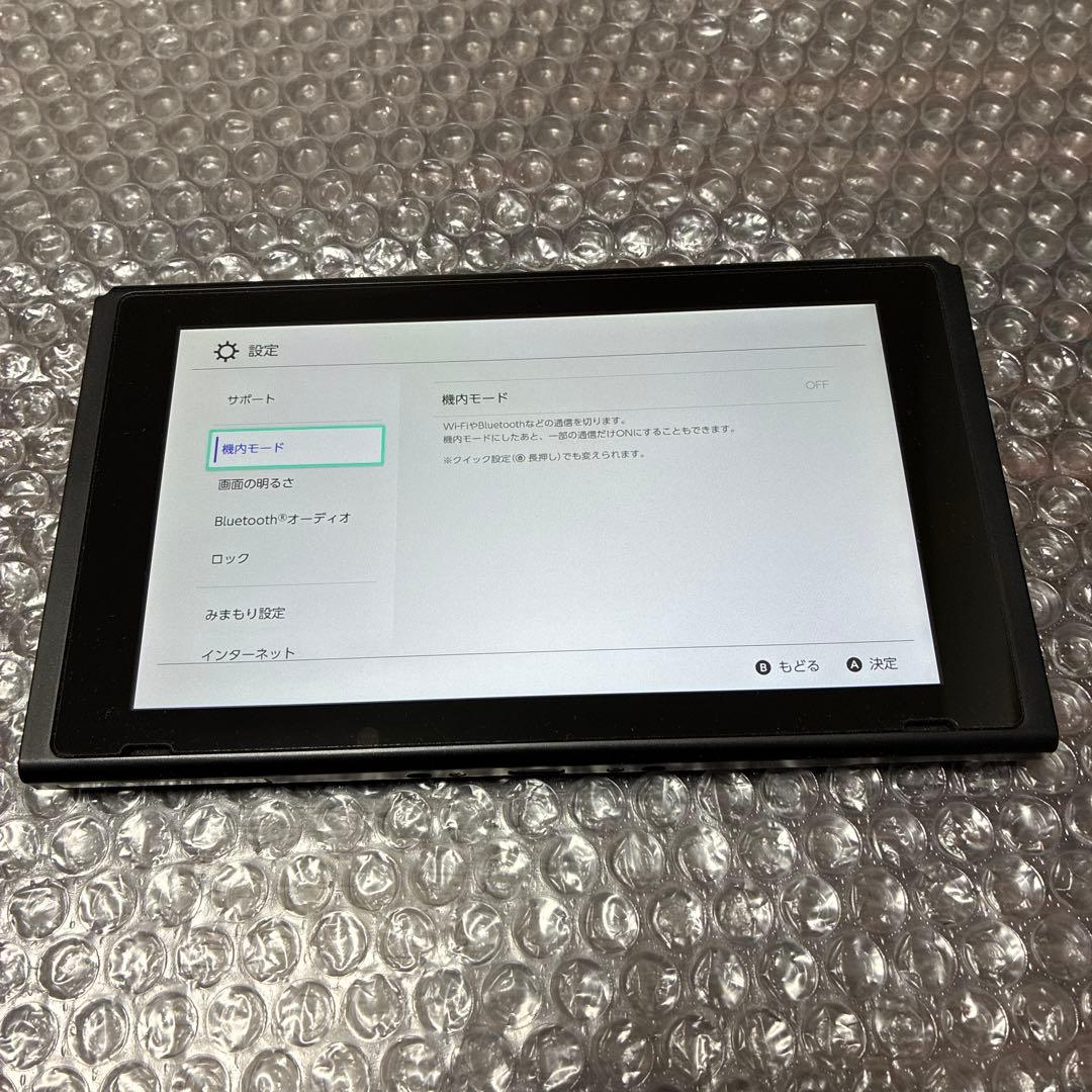 8 Nintendo Switch 本体　初期型