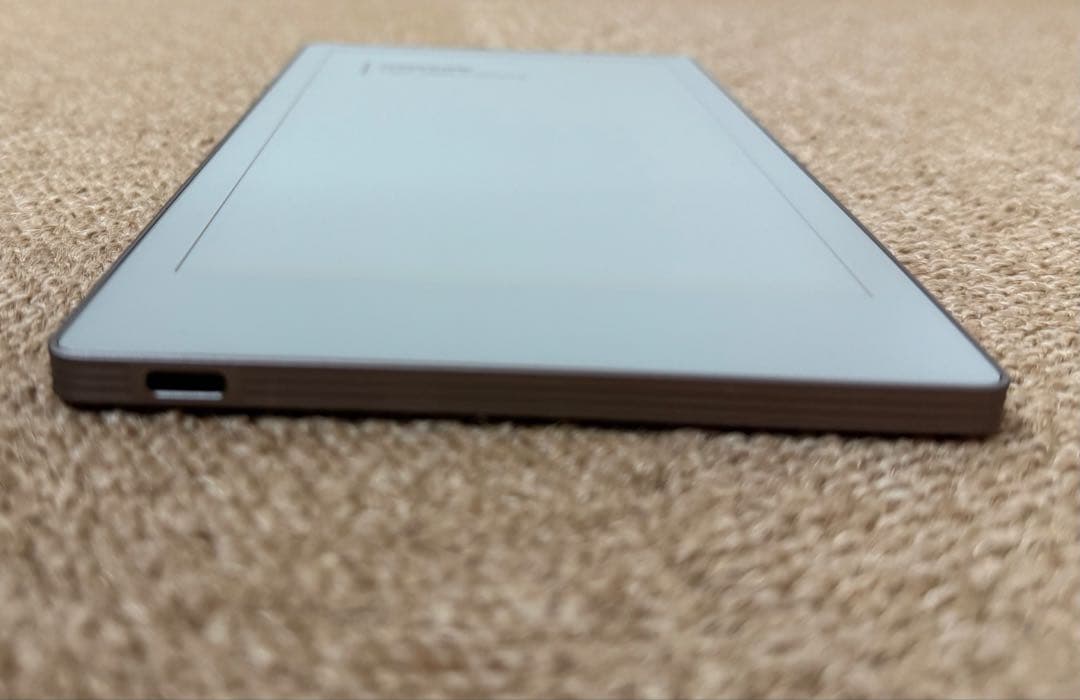 reMarkable paper pro move カバー（非純正）付き