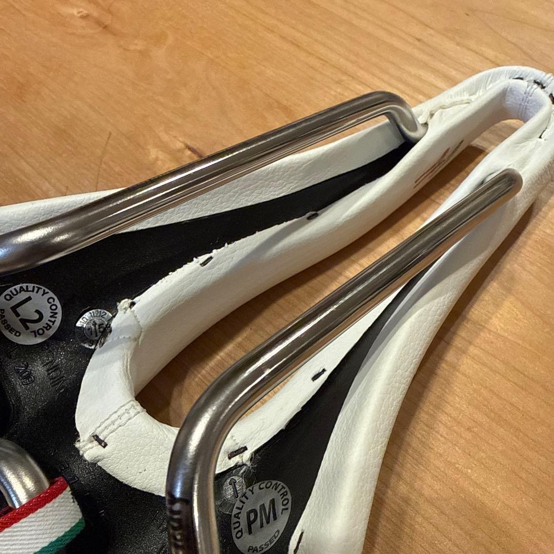 【新品未使用／定価3.3万】SELLE SMP T5トライアスロン TT サドル