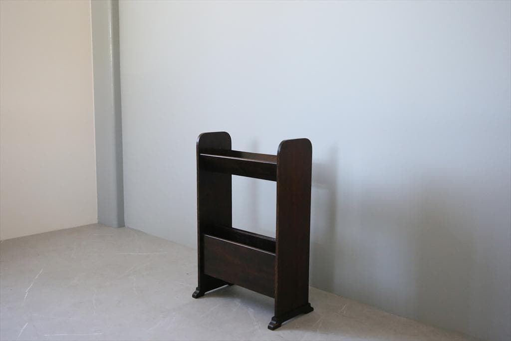 英国アンティーク木製マガジンラック/本立て/雑誌収納/本棚/新聞(83-23)