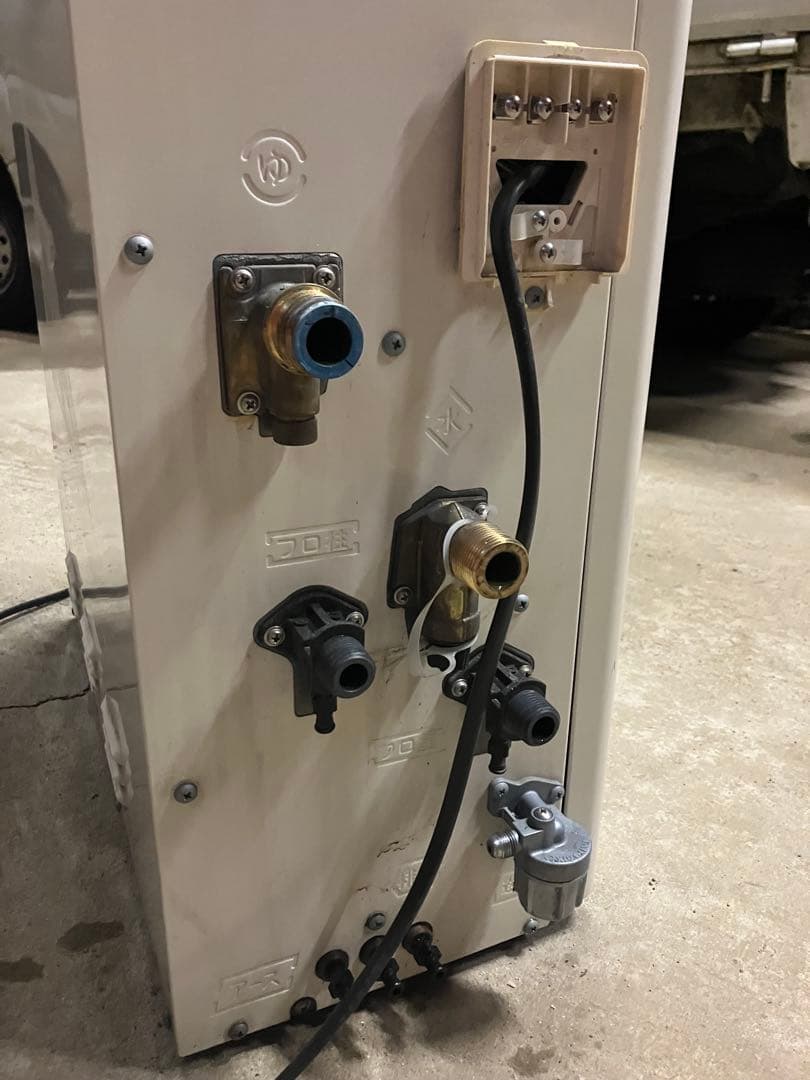 2019年製　NORITZ ノーリツ石油給湯器　浴室・キッチンのリモコン付き