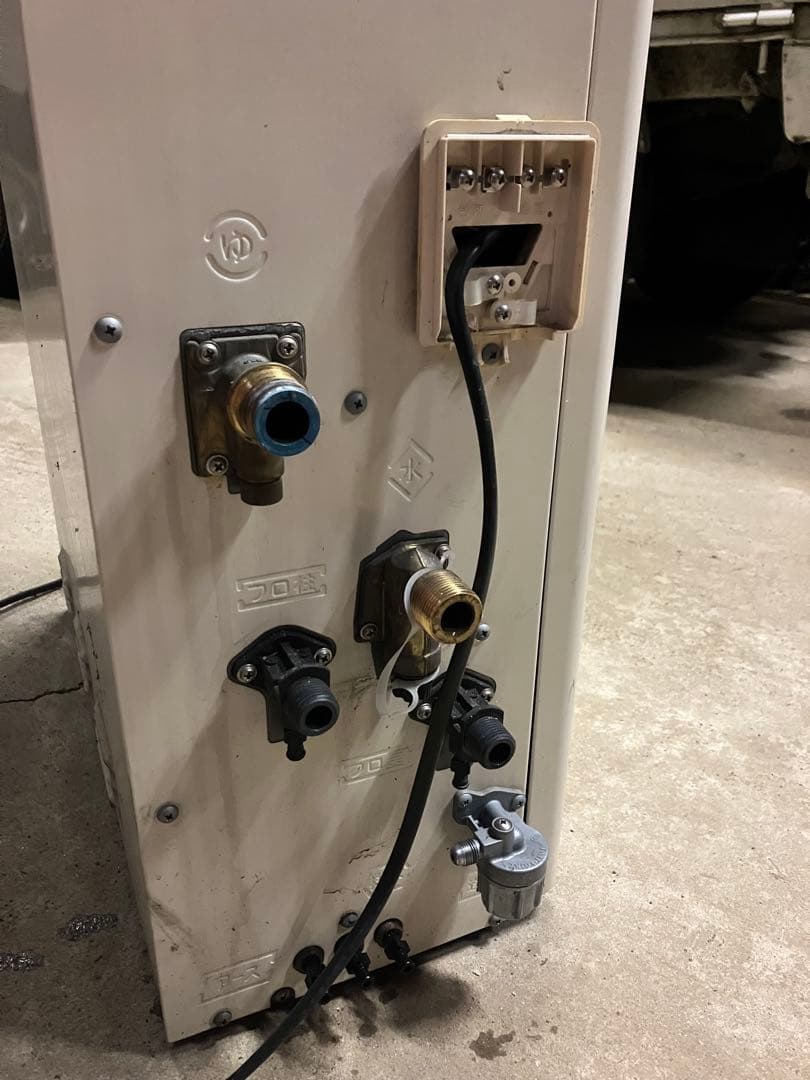 2019年製　NORITZ ノーリツ石油給湯器　浴室・キッチンのリモコン付き