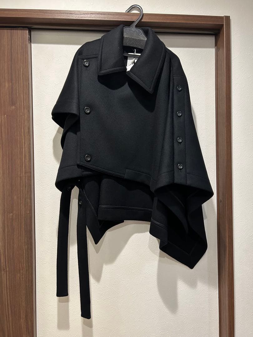 新品タグ付UJOH Asymmetry Cape