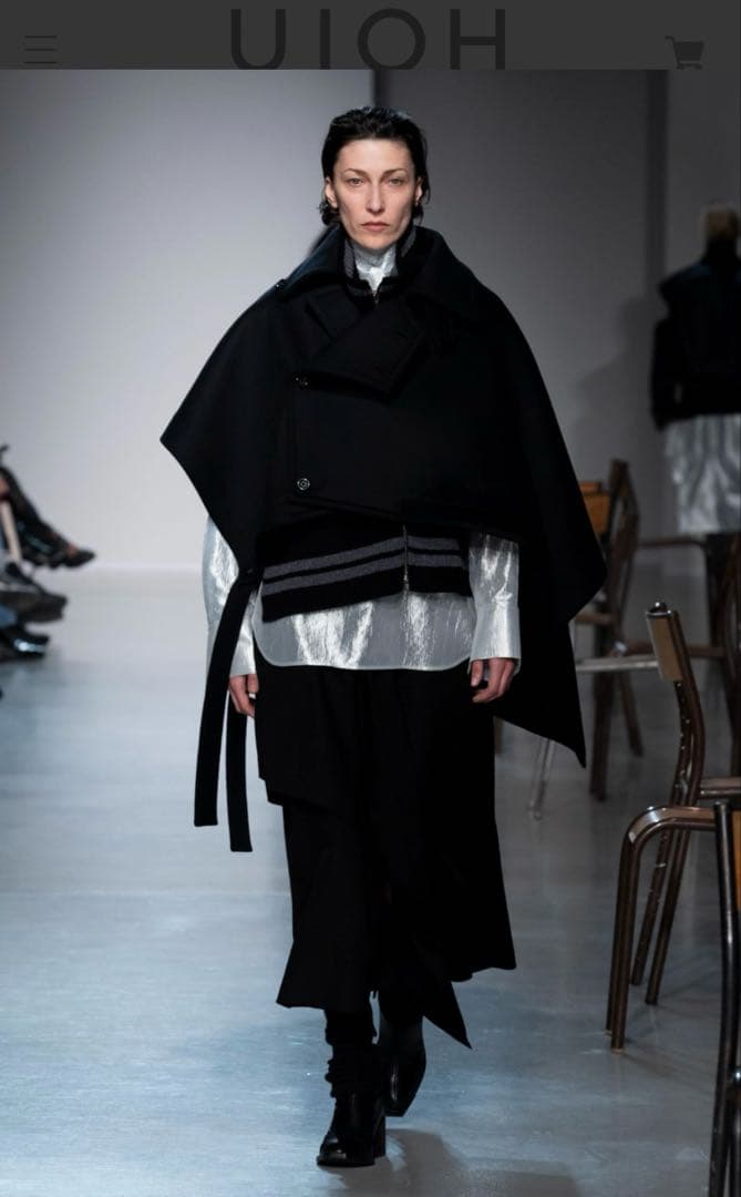 新品タグ付UJOH Asymmetry Cape