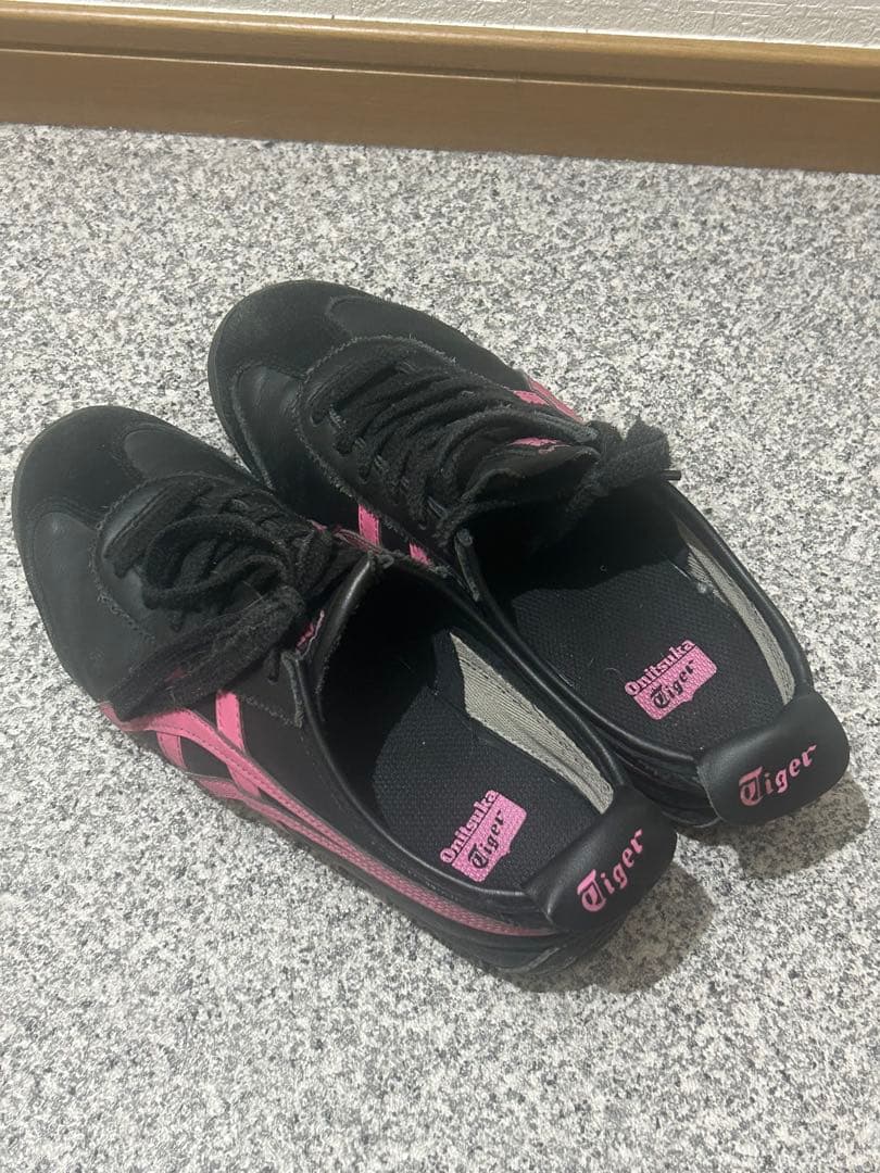 の*ん様 Onitsuka Tiger オニツカタイガー 黒×ピンク