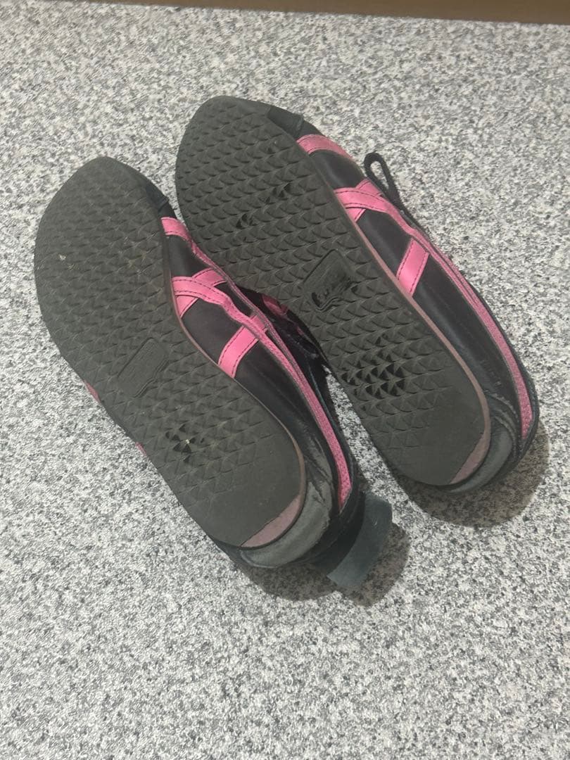 の*ん様 Onitsuka Tiger オニツカタイガー 黒×ピンク