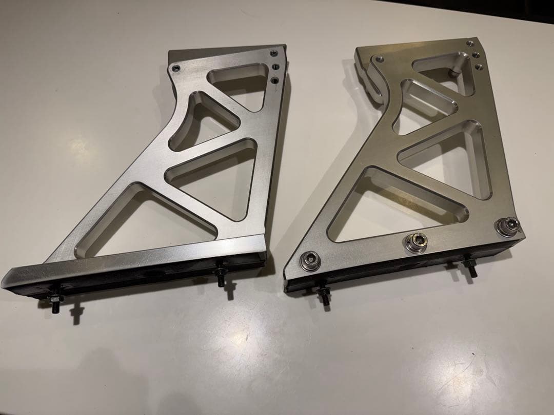 スカイライン GT-R(BNR34)用純正リアウイングハイポジションステー