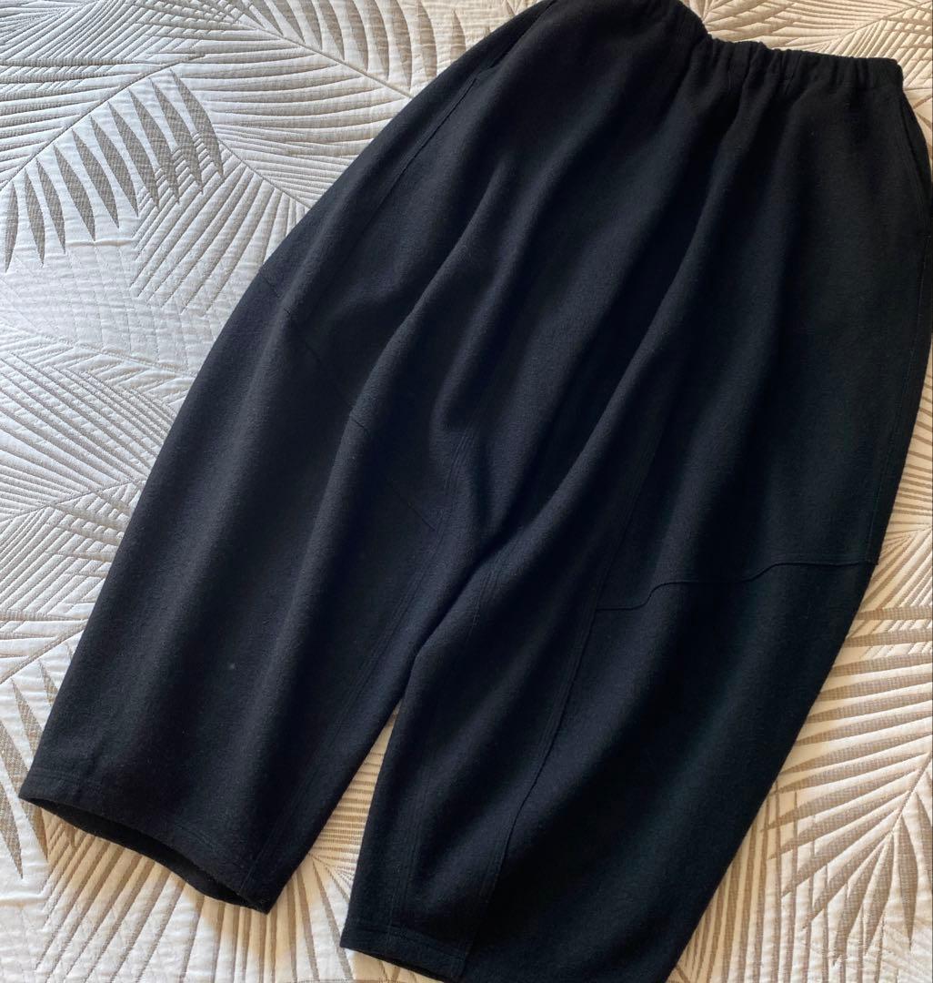 ヨーガンレール　ラム圧縮ウール　バルーンパンツ　黒　ババグーリ