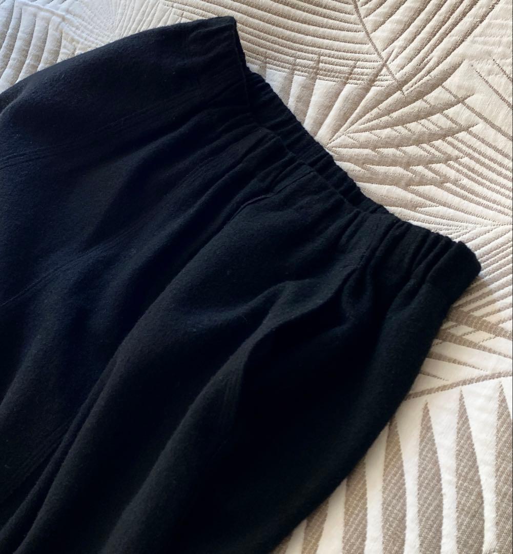 ヨーガンレール　ラム圧縮ウール　バルーンパンツ　黒　ババグーリ