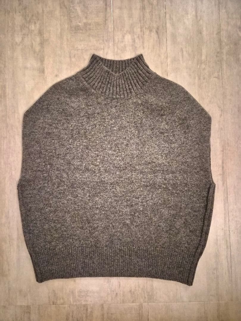 北欧暮らしの道具店「いつものコーデが広がる」あったかウールのニットベスト