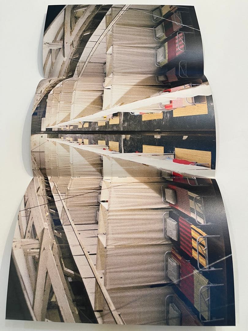 COMME des GARÇONS 非売品　アート冊子　SIX purple ②