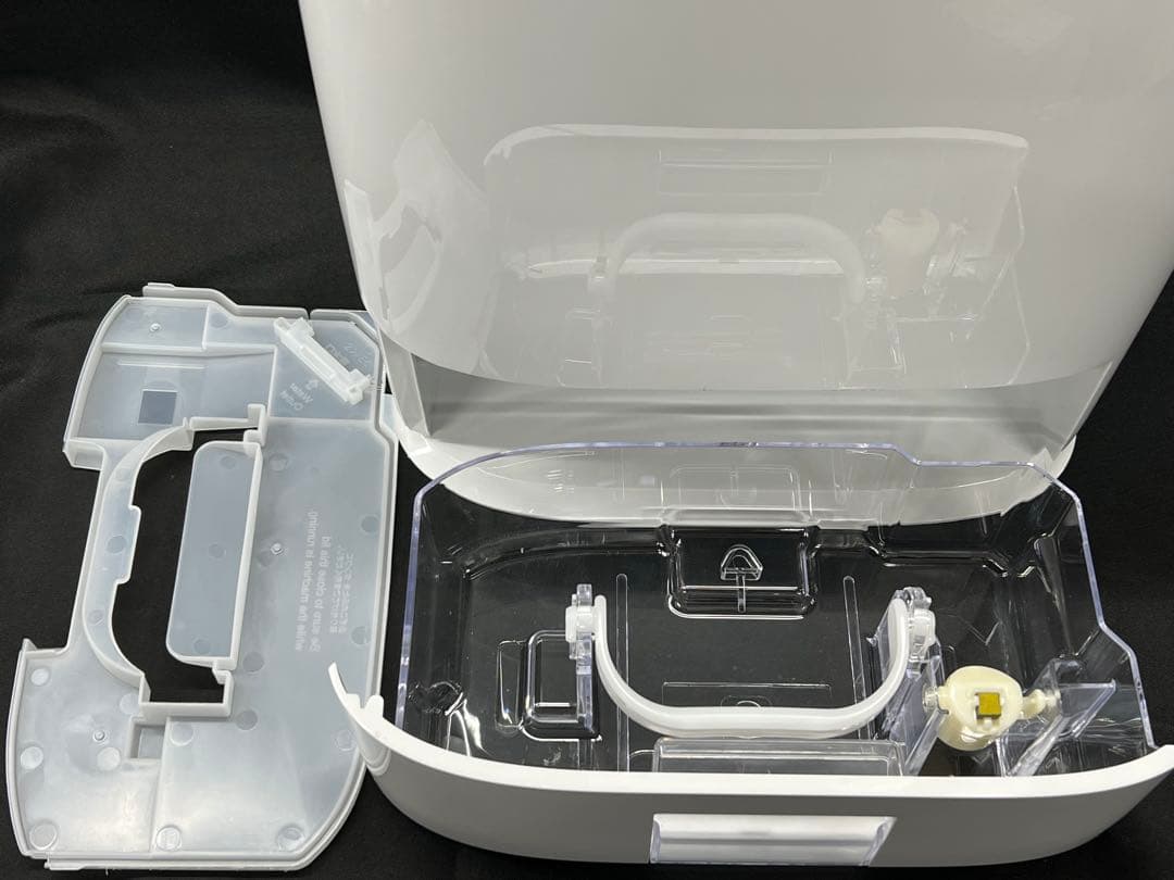 M4【used美品】Panasonic 衣類乾燥除湿機　F-YZUX60