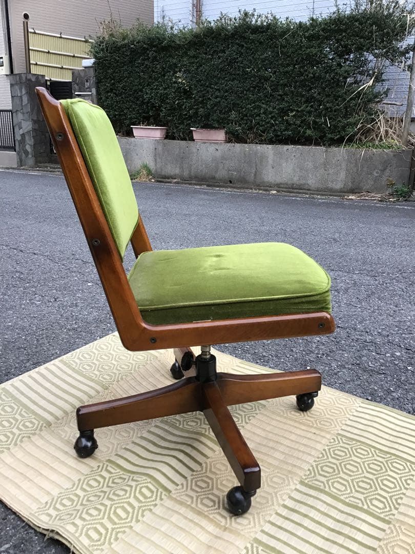 c*c様 昭和　レトロ　難有り　カリモク　緑色ベルベット風回転チェア