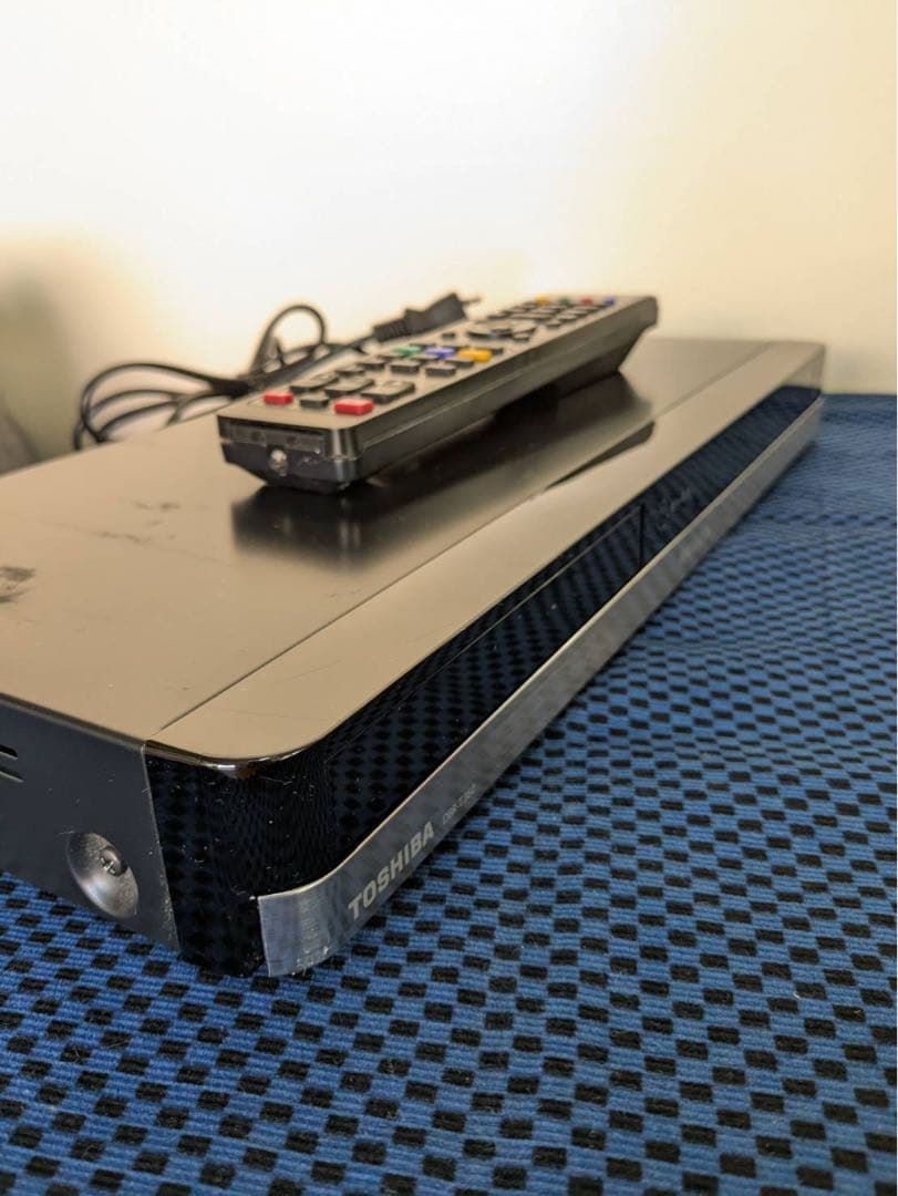 TOSHIBA ブラックブルーレイレコーダー