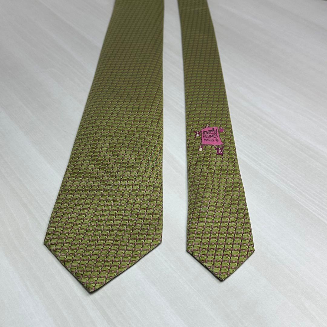 美品☆エルメス☆ネクタイ☆グリーン☆緑☆パターン柄☆ピンク☆シート☆583