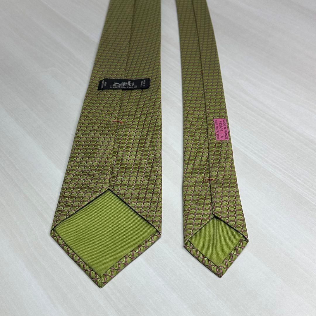 美品☆エルメス☆ネクタイ☆グリーン☆緑☆パターン柄☆ピンク☆シート☆583